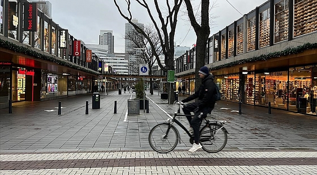 Hollanda'da Kovid-19'la mücadelede 3 aşamalı normalleşme süreci başlıyor