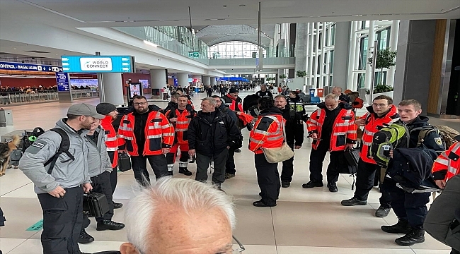 Almanya'dan gelen arama kurtarma ekibi İstanbul'dan Adana'ya gitti