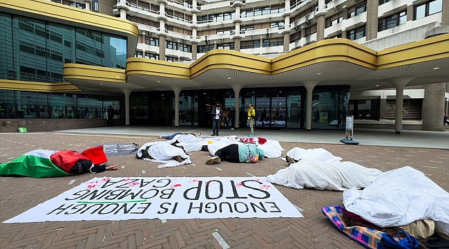 Hollanda'da Temsilciler Meclisi önünde, İsrail'in Refah'a saldırıları protesto edildi