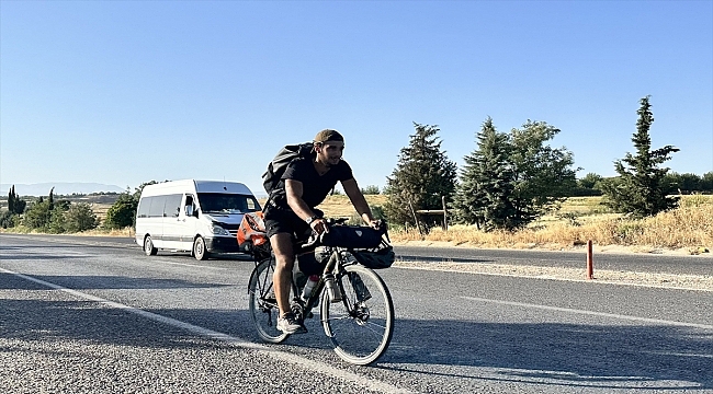 Almanya'dan baba ocağı Adıyaman'a bisikletle yolculuk hayalini gerçekleştirdi