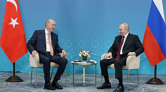 President Erdoğan Bespreekt Belangrijke Onderwerpen met President Putin tijdens de SCO-top in Astana