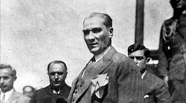 Türkiye herdenkt oprichter Atatürk op de 86e verjaardag van zijn overlijden