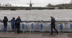 Hollanda sel riskiyle karşı karşıya